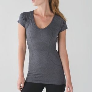 lululemon athletica Short Sleeve Scoop Neck Tee in Charcoal Gray